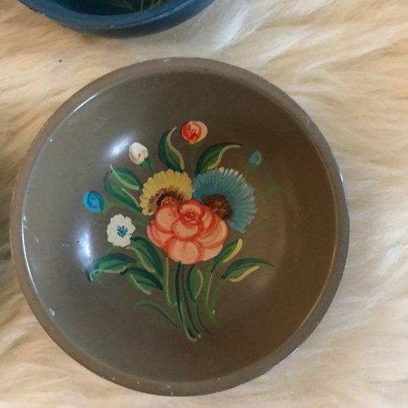 Hand painted vintage bowls - Picture 5 of 6